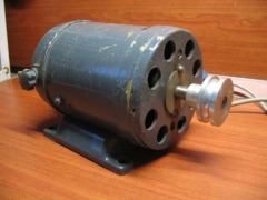 МУН-2УХЛ4 лапы  2200об/ми~80Вт -100Вт 220V 80г.в.